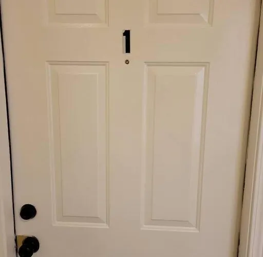 Charming 3bd 2bth Apartment--private