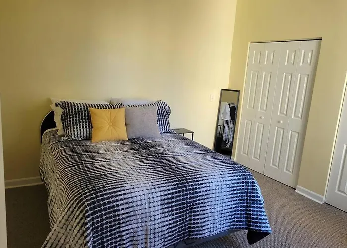Charming 3bd 2bth Apartment--private Apartment *