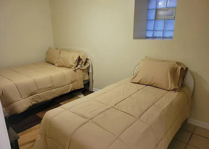 Charming 3bd 2bth Apartment--private