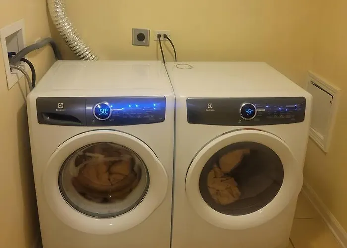 Charming 3bd 2bth Apartment--private Apartment *