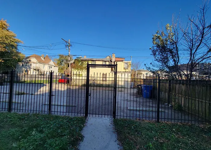 Charming 3bd 2bth Apartment--private